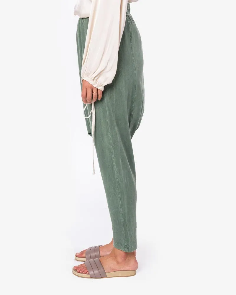 Cropped Slouchy Pant in Army