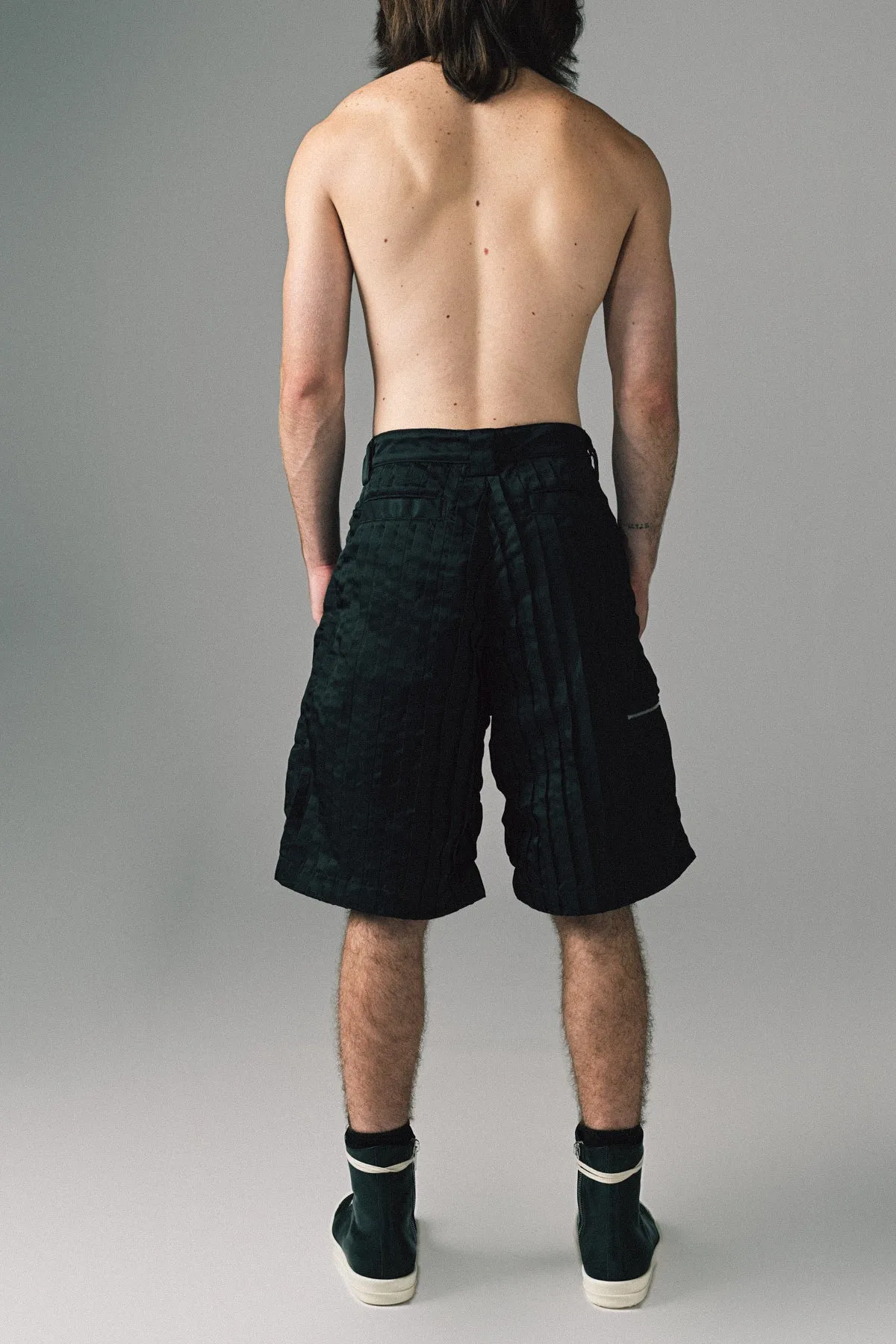 FAQTORY | PLEATED SHORTS