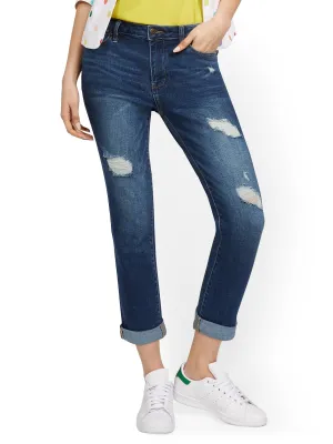 High-Waisted Boyfriend Capri Jeans - Blue Honey