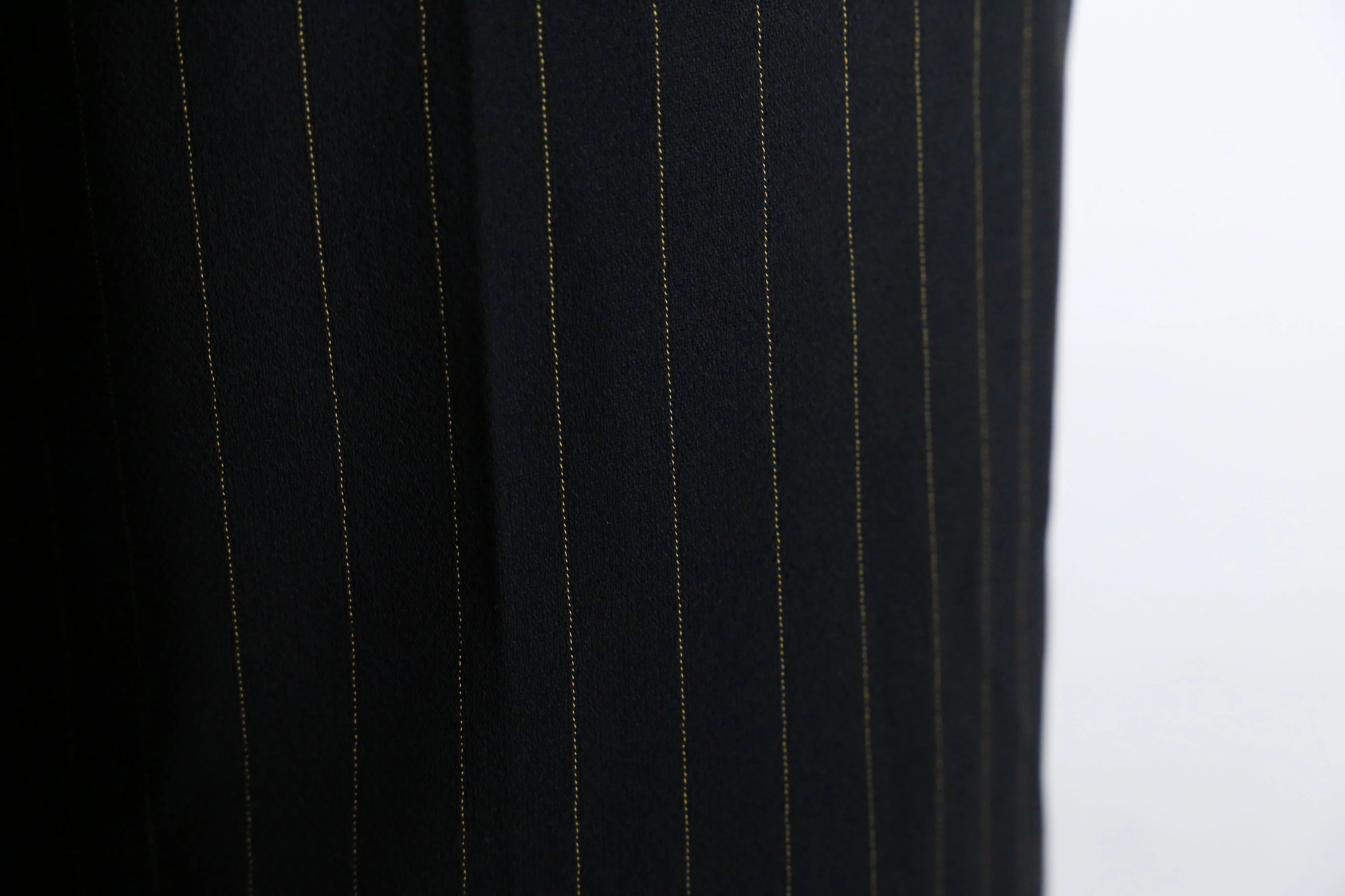 stripe pattern wide silhouette straight slacks