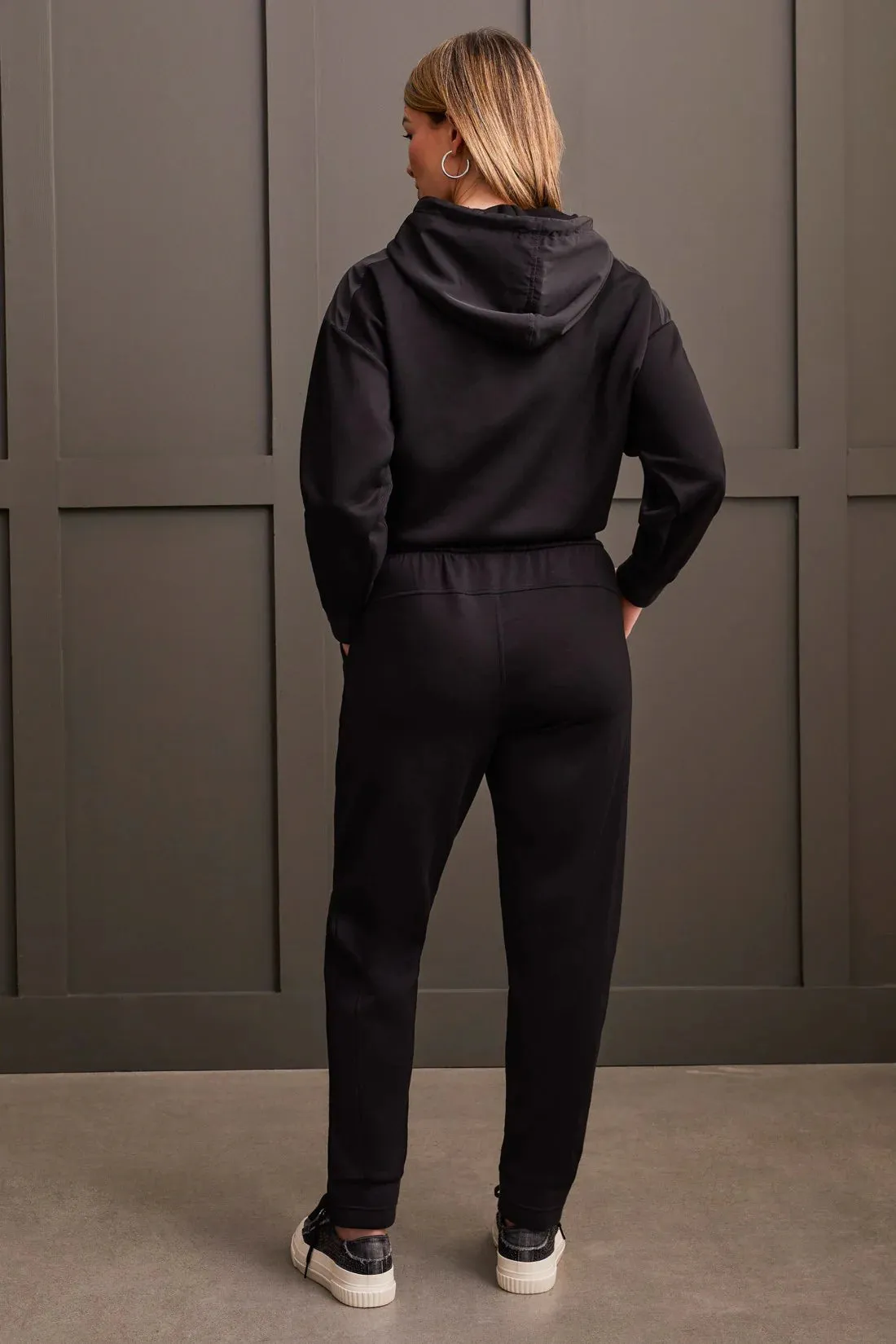 TECHNO LUX STRETCH COMBO FABRIC JOGGER-Black